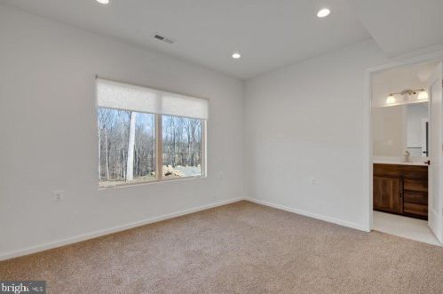 39744 Mount Gilead Rd, Leesburg VA 20175-6712 exterior