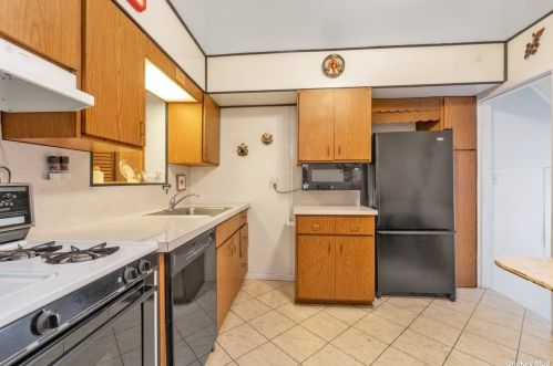 57 Opal St, Floral Park NY  11003-4306 exterior