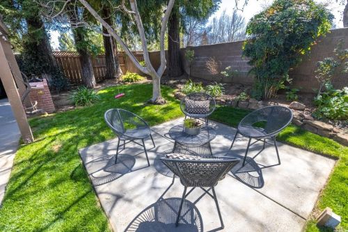 424 Stanford St, Vacaville CA  95687-4653 exterior