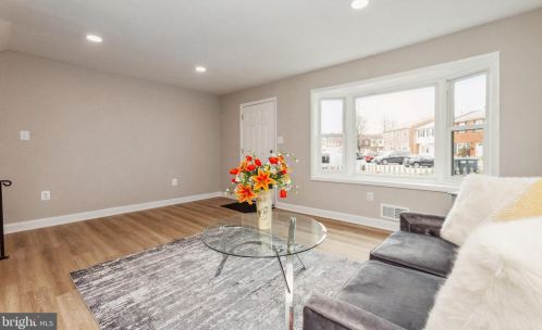 3442 Beale Ct, Woodbridge VA  22193-1702 exterior