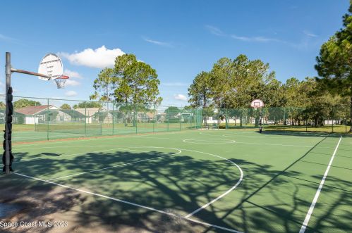 2631 Autumn Creek Cir, Kissimmee FL  34747-2236 exterior