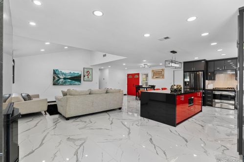 9958 Halberns Blvd, Santee CA  92071-1438 exterior