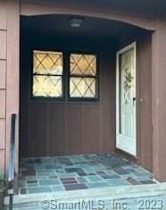 12 Centerview Dr, Huntington, CT 06484-2626