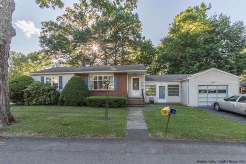 34 Zandhoek Rd, Hurley, NY 12443-5702