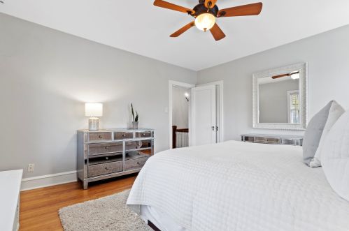 6162 Washington Cir, Milwaukee WI 53213-2472 exterior