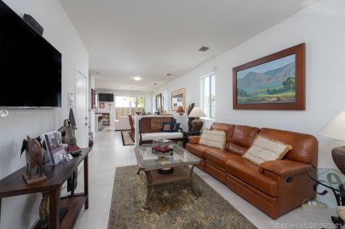 7205 103rd Path, Miami, FL 33178-5054