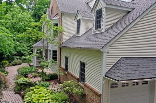 8 Chestnut Ave, Bernardsville, NJ 07924-1718