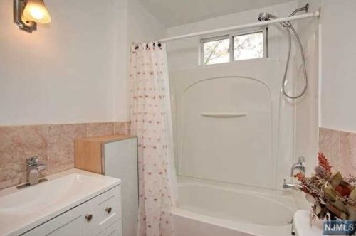 144 Main St, Ridgefield Park NJ  07660-1256 exterior