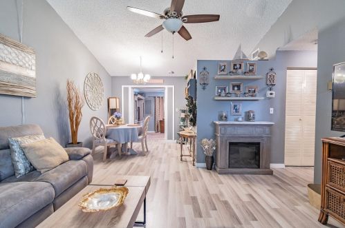 3229 Seven Springs Blvd, New Port Richey FL  34655-3351 exterior