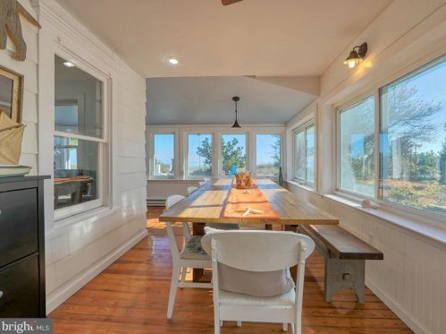 425 Bay Ave, Slaughter Beach DE  19963-4913 exterior