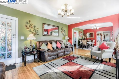 2708 Humboldt Ave, Oakland CA  94602-3635 exterior