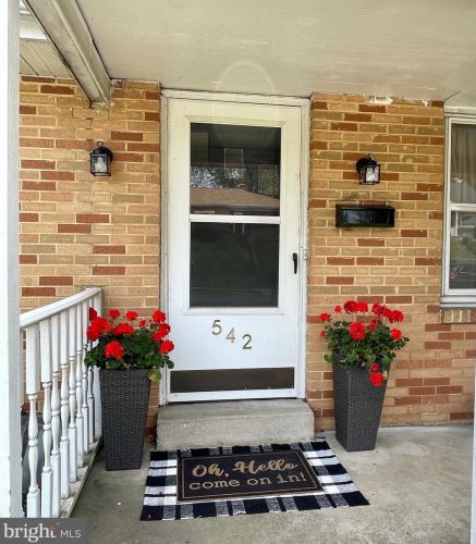 542 Areba Ave, Swatara, PA 17033-1605