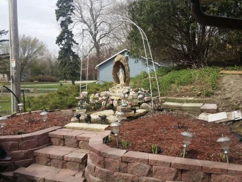 47 Russell Dr, Random Lake WI  53075-1770 exterior