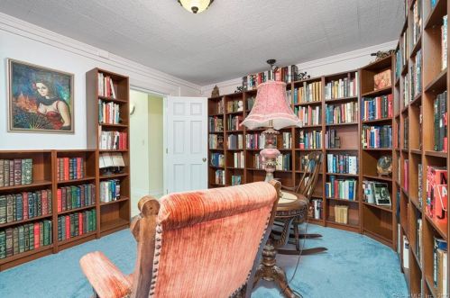 433 Newfield St, Middletown CT 06457-1830 exterior