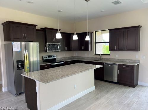 3802 1st Ter, Cape Coral, FL 33991-7644
