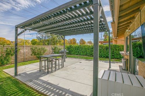 25776 Covala Ct, Santa Clarita CA  91355-2262 exterior