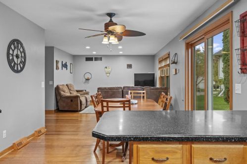 501 Meadow View Rd, Mount Horeb, WI 53572-3317