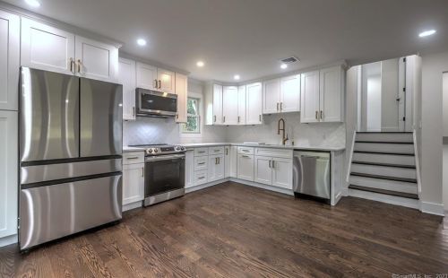 22 Leffert Rd, Bridgeport CT  06611-4950 exterior