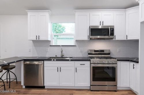 14363 Collins St, Van Nuys CA 91316-1030 exterior