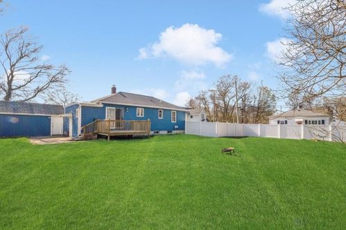 184 Grove Ave, Warwick RI  02889-5404 exterior