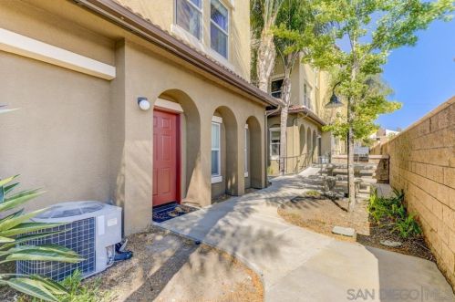 5427 Soho View Ter, San Diego, CA 92105-2391
