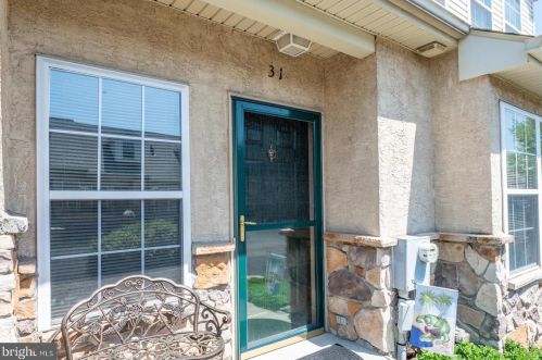 31 Stuart Dr, Norristown, PA 19401-6510