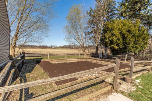 4301 Campbell Trce, Chenequa WI  53029-8846 exterior