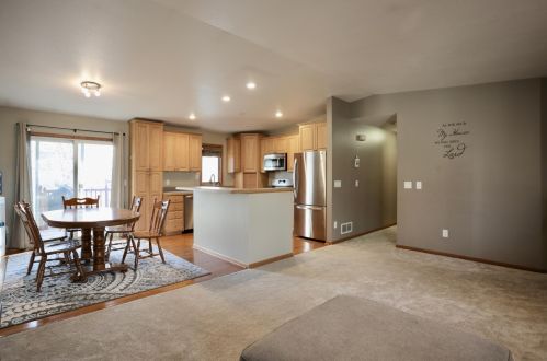 6581 21st St, Saint Paul, MN 55128-4301