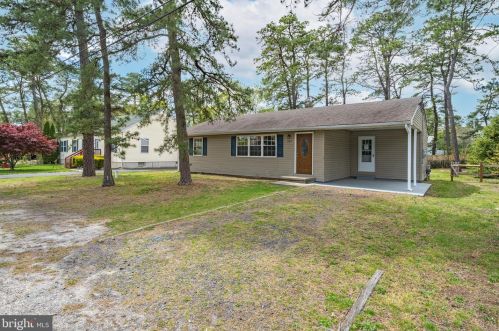 204 Iriquois Trl, Browns Mills, NJ 08015-6341