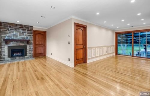 238 Crescent Ave, Mahwah, NJ 07430-1582