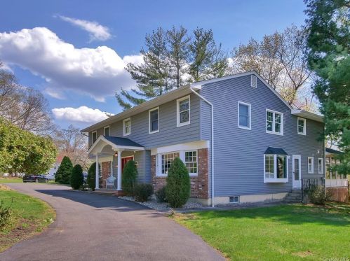 135 Constitution Dr, Orangeburg, NY 10962-2737