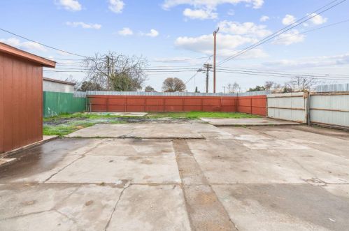 1130 Inyo Ave, Modesto CA  95358-6033 exterior