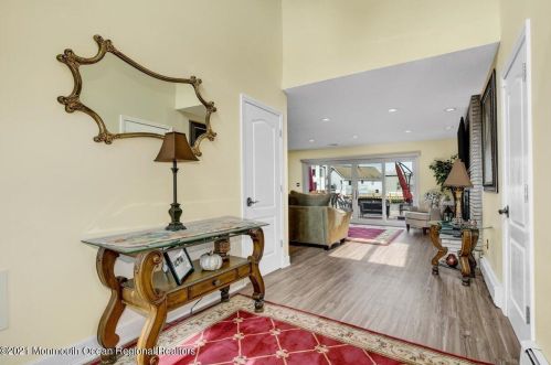 98 Jib Ln, Bricktown NJ  08723-6747 exterior