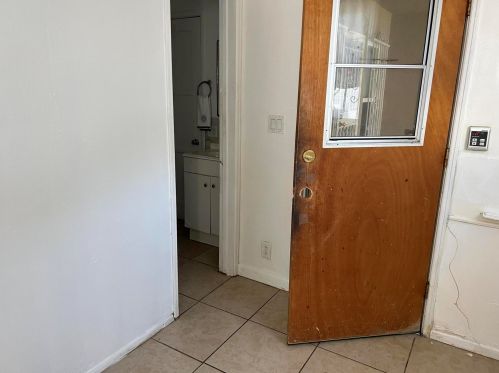 4916 Brompton Ave, Bell CA  90201-3729 exterior