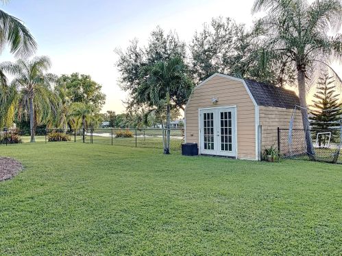 1726 Berkshire Blvd, Fort Pierce FL 34952-7112 exterior