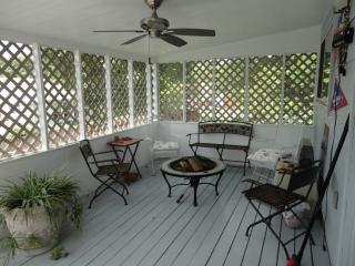 1908 Linda Ln, Richardson TX  75081-2615 exterior