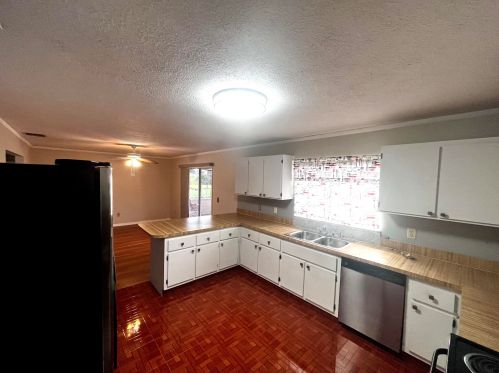 632 Port St Lucie Blvd, Fort Pierce FL  34984-5142 exterior