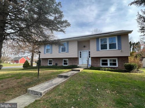 2873 Southwick Dr, Lancaster, PA 17601-3548