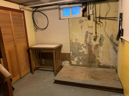 135 Voight Ave, Bridgeport CT  06606-1539 exterior