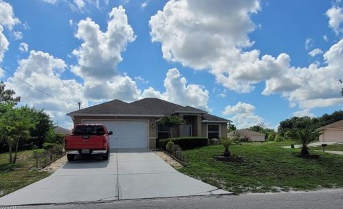 57 Sara Ave, Lehigh Acres, FL 33976-2337