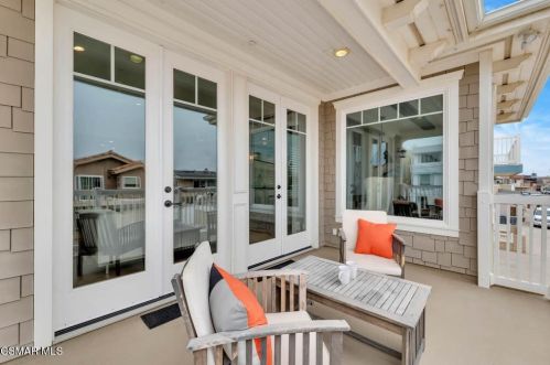 820 Mandalay Bch Rd, Oxnard CA 93035-1078 exterior