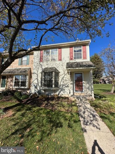 212 Cherrywood Ct, Pottstown, PA 19464-9230