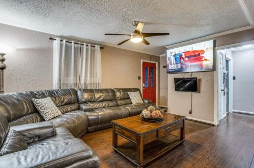 1626 Engle Ave, Dallas TX  75224-2402 exterior