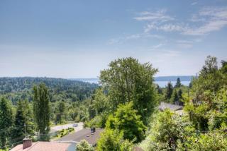 16522 9 Ave, Seattle WA  98168-2232 exterior