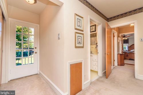 556 Leverington Ave, Philadelphia PA 19128-3314 exterior