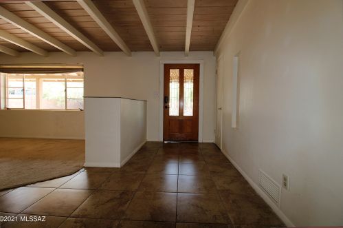 830 Wilmot Rd, Tucson, AZ 85711-1704