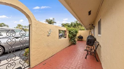 156 Harrison Rd, Naples, FL 34112-6079