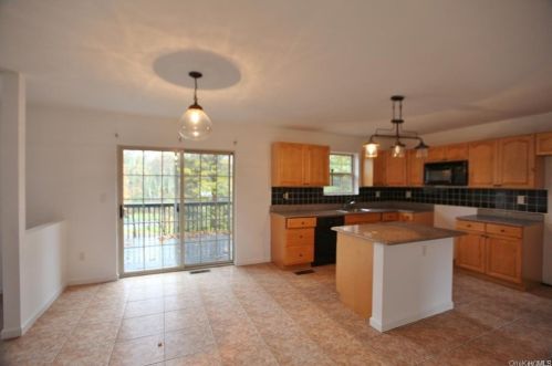 45 Dartmouth Dr, Rock Hill NY  12775-6011 exterior