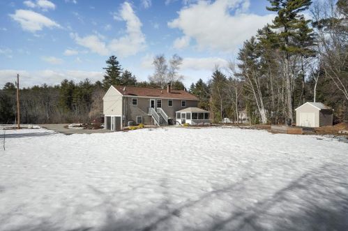 7 Bayou Dr, Raymond NH  03077-2364 exterior