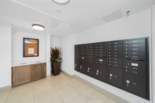 5015 Balboa Blvd, Van Nuys CA 91316-3424 exterior